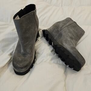 Sorel Gray Suede Lug Sole Ankle Boots Women Size 10 Side Zip Booties